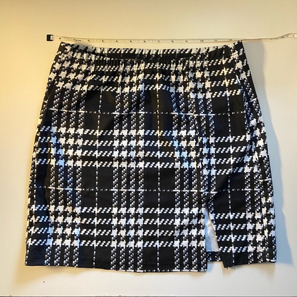 NWOT Plaid A-line Mini Skirt With Slit - Picture 2 of 5